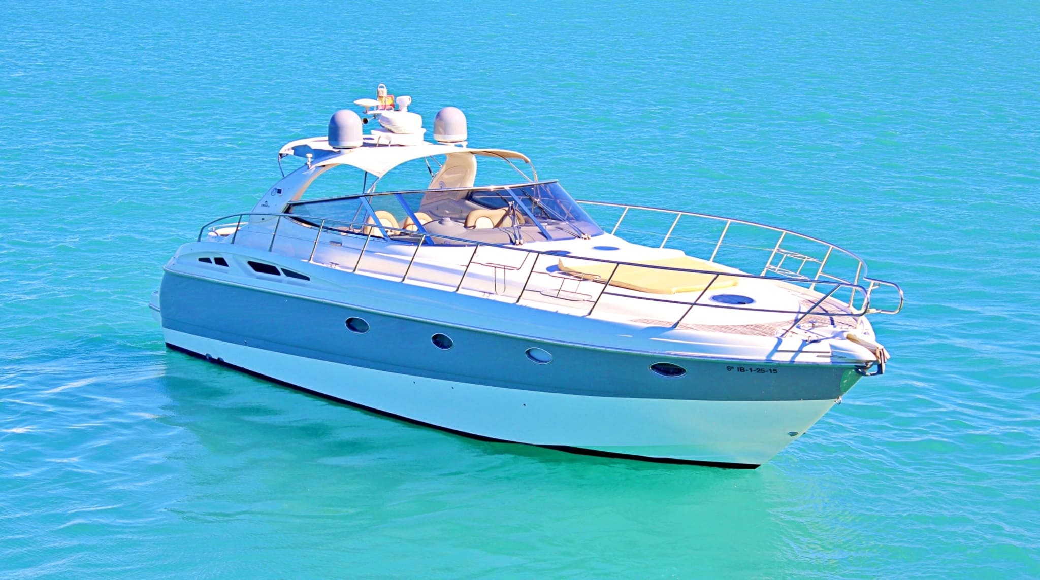 Starboard view of Cranchi 50 Beach Walk - Yacht in Ibiza