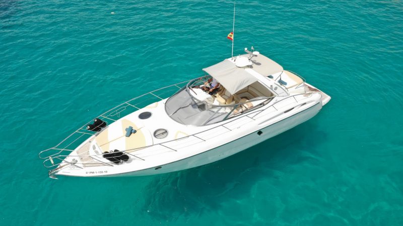Bow sundeck of Cranchi Endurance 41 Abi Uno - Motorboat in Ibiza