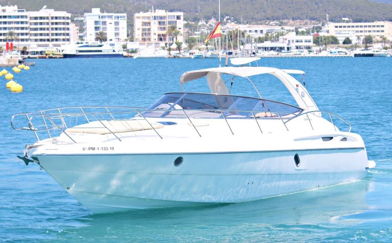 Bow of Cranchi Endurance 41 Abi Uno - Motorboat in Ibiza
