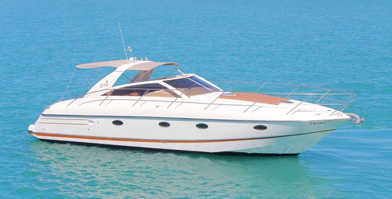 Starboard view of Princess V42 Jimbaran - Yacht in Ibiza