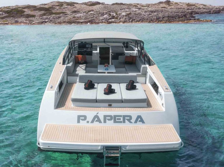 Stern of Van Dutch 55 P.Ápera - Yacht in Ibiza