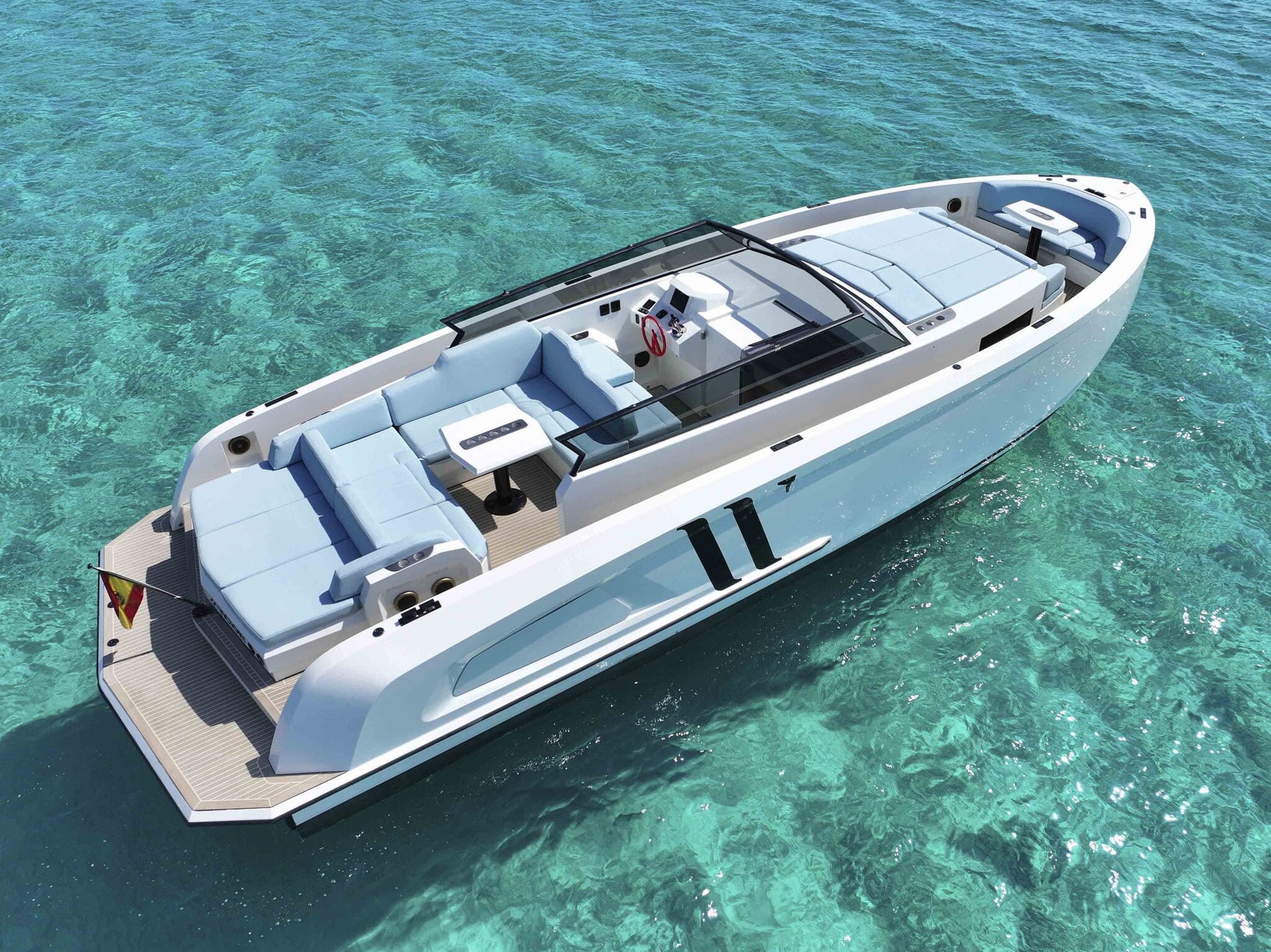 Starboard view of Vanquish VQ45 Victory - Yacht in Ibiza