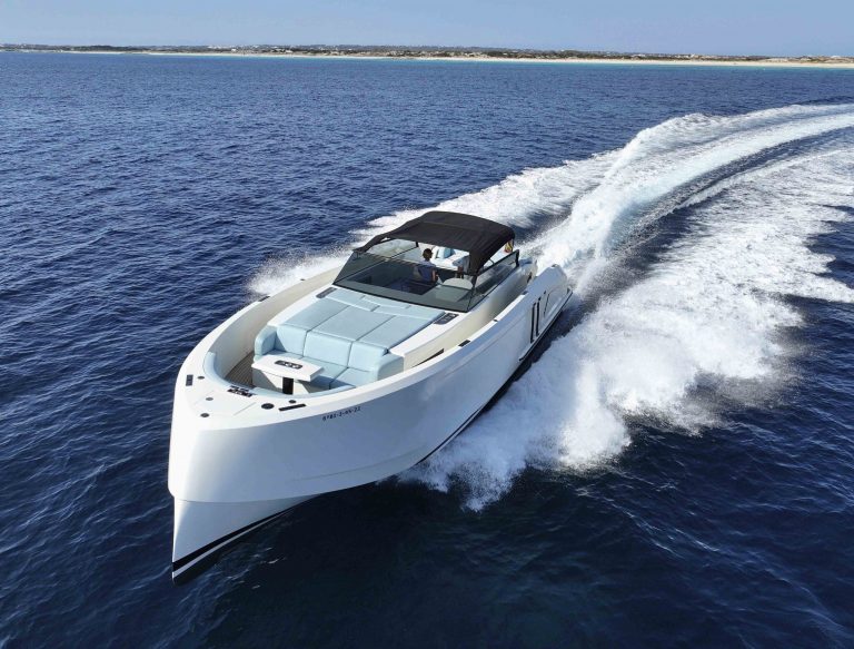 Sailing of Vanquish VQ45 Victory - Yacht in Ibiza