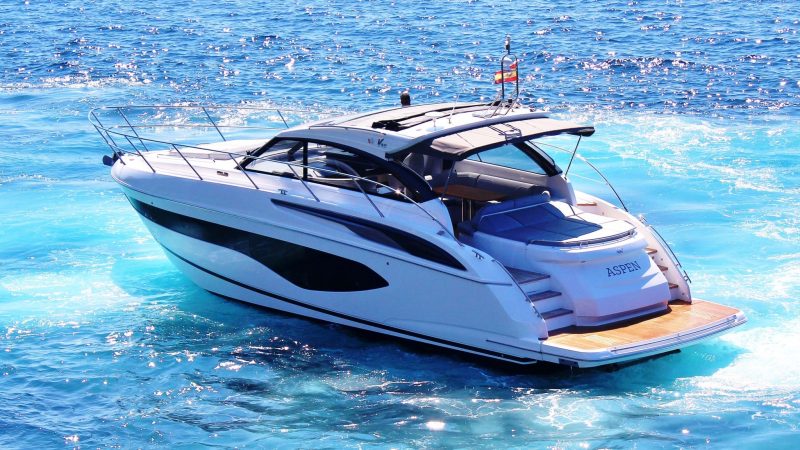 Stern of Princess V50 Aspen - Yacht in Ibiza