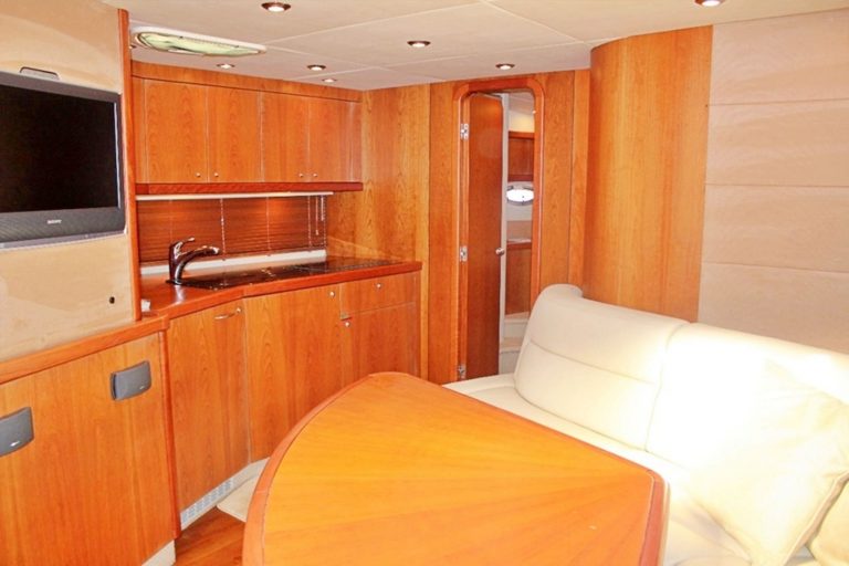 Cabin of Sunseeker Portofino 53 Nielen - Yacht in Ibiza