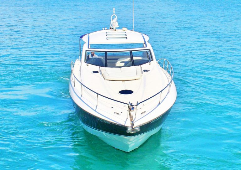 Bow of Sunseeker Portofino 53 Nielen - Yacht in Ibiza