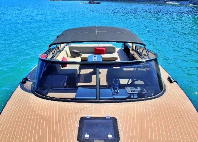 Rudder of Van Dutch 40 Alchemist - Yacht in Ibiza