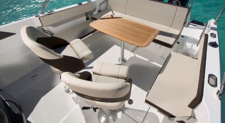 Cockpit of Beneteau Flyer 7.7 Just feel it - Motorboat in Ibiza