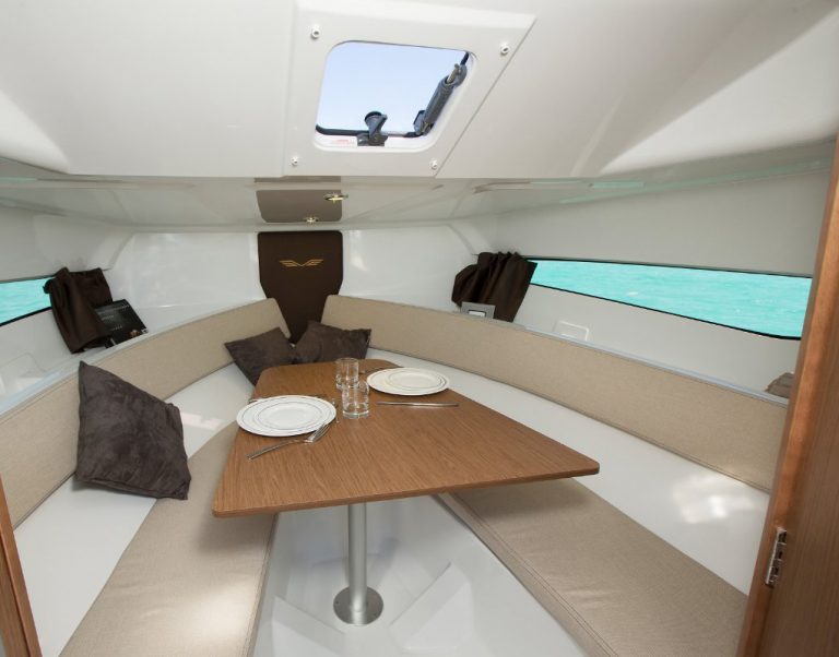 Cabin of Beneteau Flyer 7.7 Just feel it - Motorboat in Ibiza