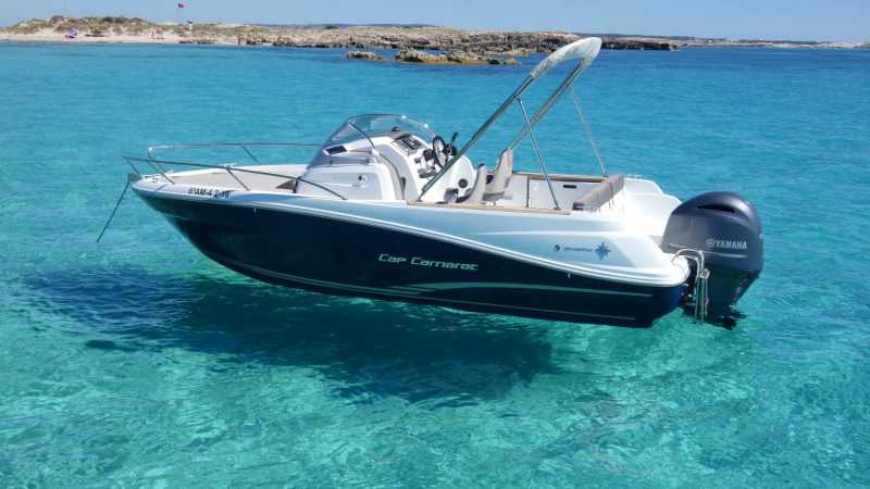 Port view of Jeanneau Cap Camarat 6,5 In love - Motorboat in Ibiza