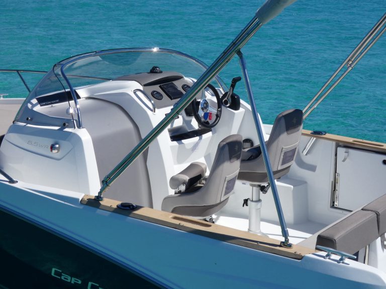 Rudder of Jeanneau Cap Camarat 6,5 In love - Motorboat in Ibiza