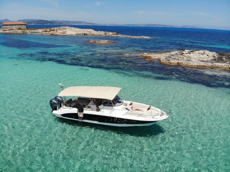 Starboard view of Sessa Marine Key Largo 36 Lío - Motorboat in Ibiza