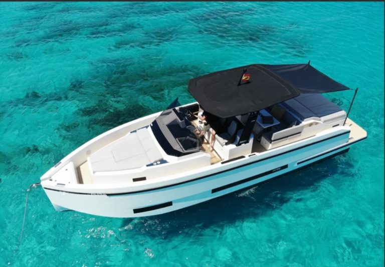 Port view of De Antonio D36 Havana - Yacht in Ibiza