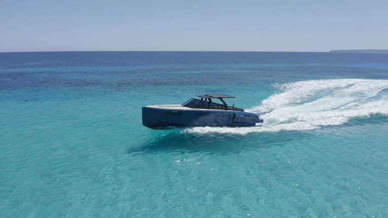 Sailing 3 of Evo R4 Neve - Yacht in Ibiza