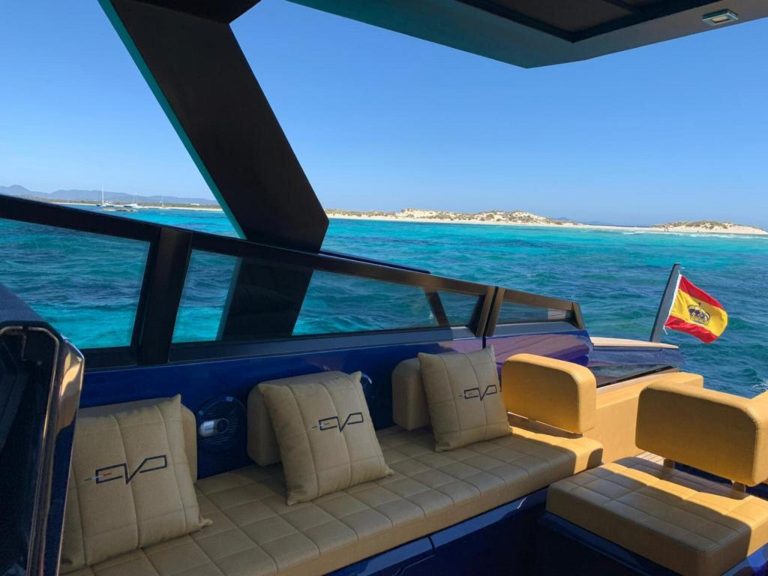 Cockpit of Evo R4 Neve - Yacht in Ibiza