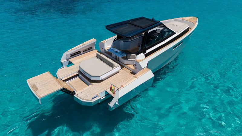 Stern of Evo R4 Aurora - Yacht in Ibiza