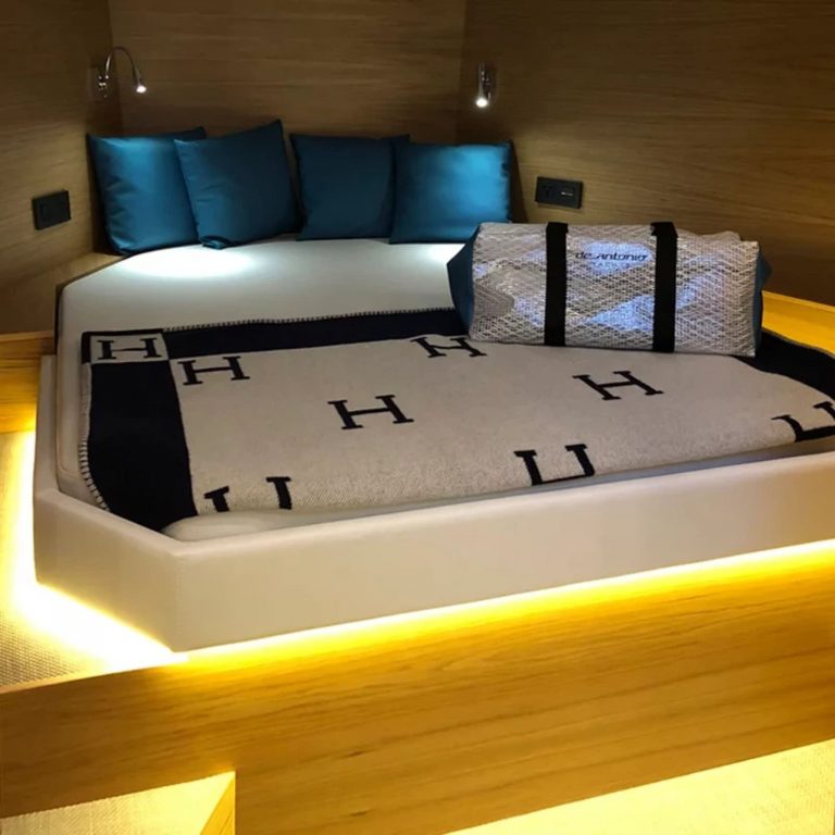 Cabin of De Antonio D34 Delito - Yacht in Ibiza