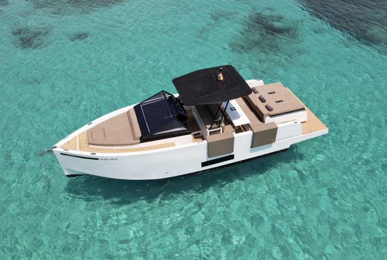 Port view 2 of De Antonio D34 Delito - Yacht in Ibiza