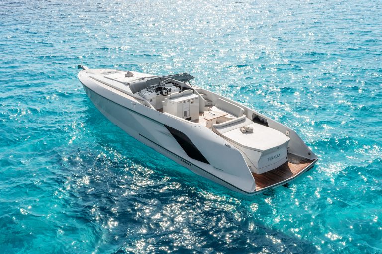 Stern of Frauscher 1414 Demon Finally - Yacht in Ibiza