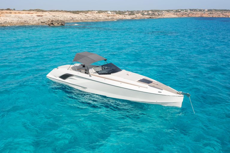 Starboard view of Frauscher 1414 Demon Finally - Yacht in Ibiza