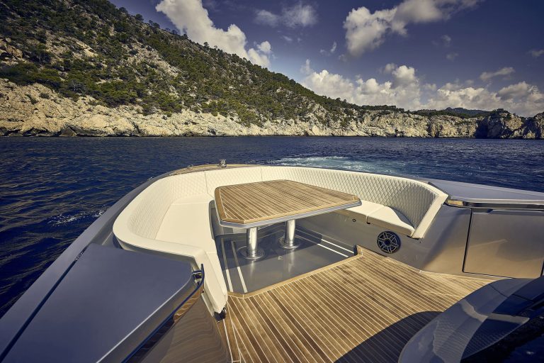 Bow of Frauscher 1414 Demon Air Hailey Su - Yacht in Ibiza