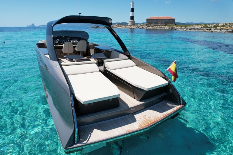 Stern of Frauscher 1414 Demon Air Hailey Su - Yacht in Ibiza