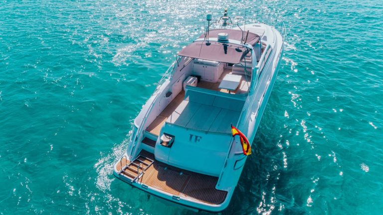 Stern of Princess V55 If - Yacht in Ibiza