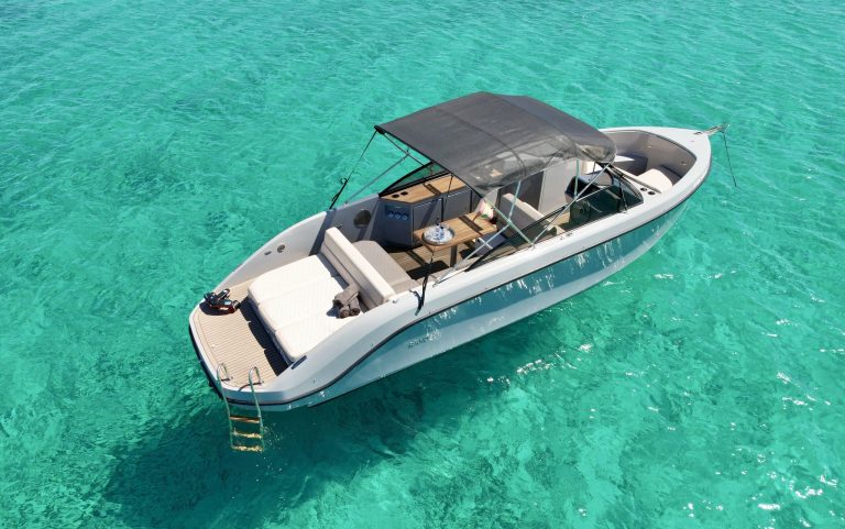Starboard view of Rand 27 Supreme Just flow - Motorboat in Ibiza