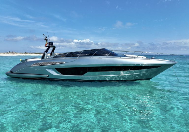 Starboard view 2 of Riva Rivale 56 Next level - Yacht in Ibiza