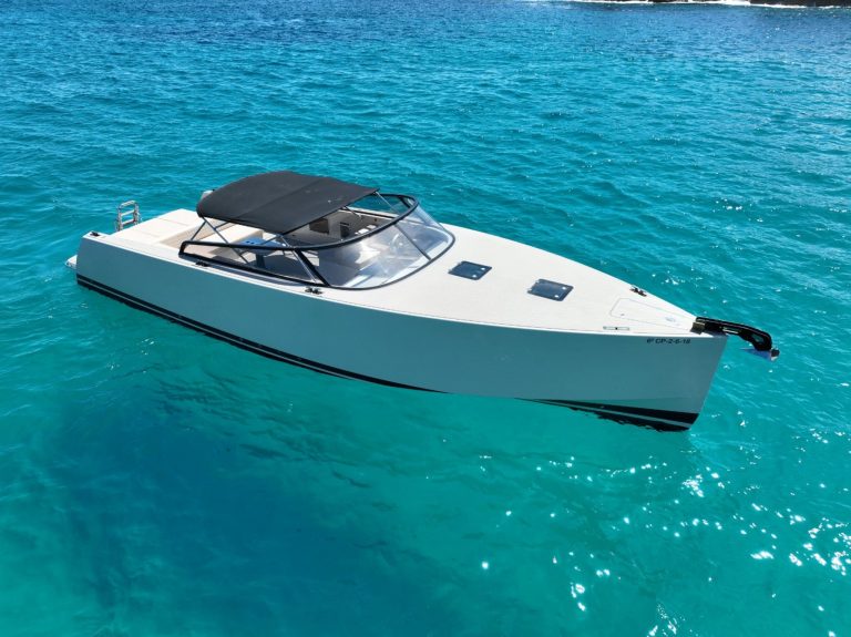 Starboard view of Van Dutch 40 Get Shorty - Yacht in Ibiza
