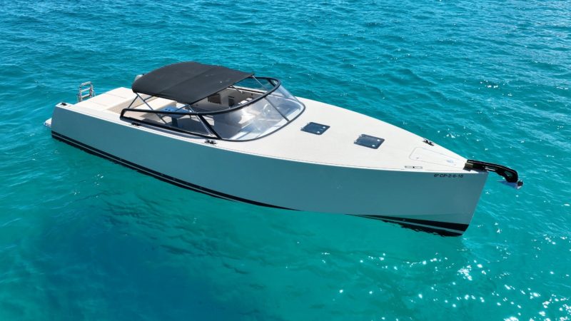 Starboard view of Van Dutch 40 Get Shorty - Yacht in Ibiza