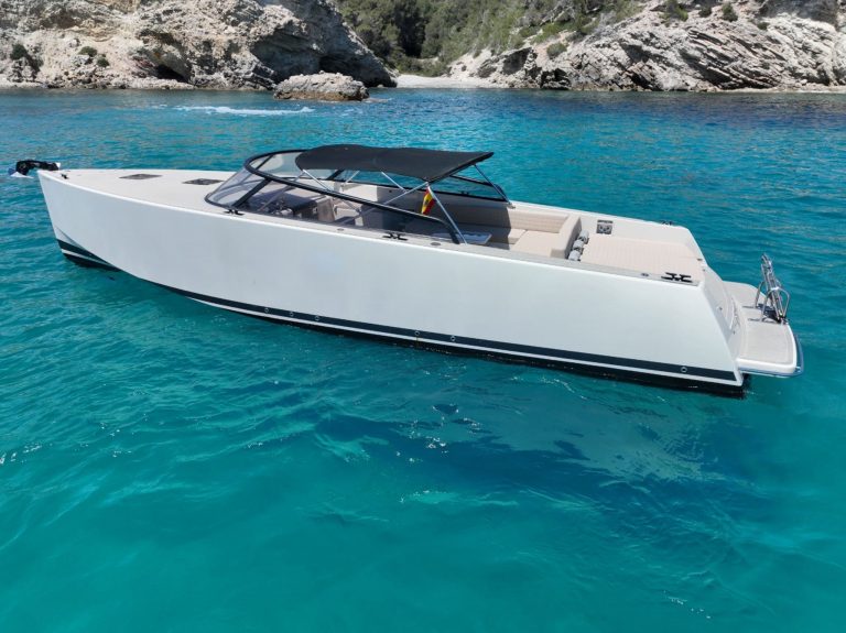 Port view of Van Dutch 40 Get Shorty - Yacht in Ibiza