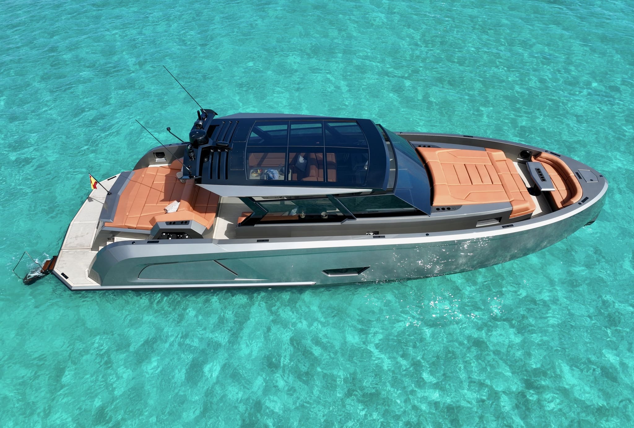 Starboard view of Vanquish VQ58 Mi Paraíso - Yacht in Ibiza