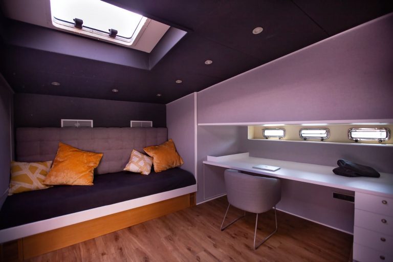 Cabin of Explorer 92 Boramar - Event boat in Ibiza