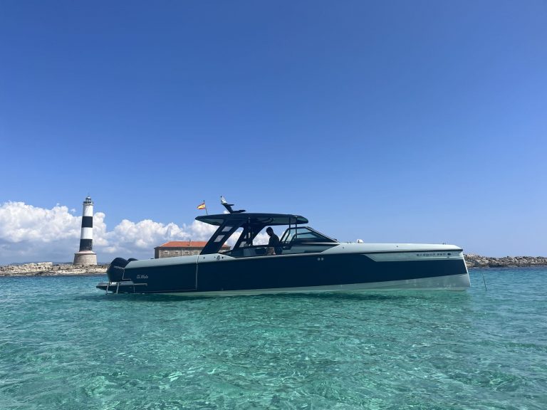 Starboard view of Saxdor 320 GTO Just us - Motorboat in Ibiza