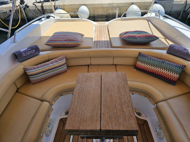 Stern table of Sacs Stratos 42 Goat - RIB in Ibiza