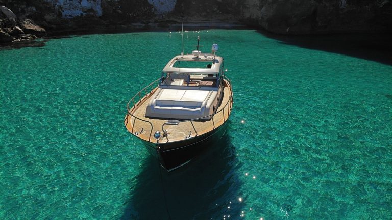 Bow of Apreamare 45 Scamp - Yacht in San Antonio