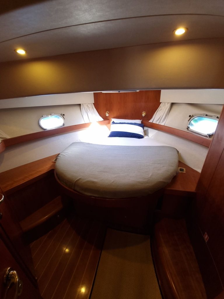 Cabin of Apreamare 45 Scamp - Yacht in San Antonio