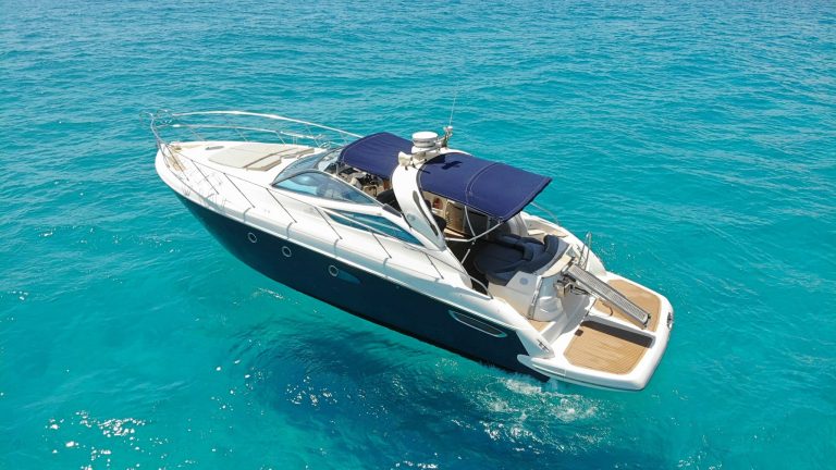 Port view of Cranchi 43 Bayswater - Motorboat in Ibiza