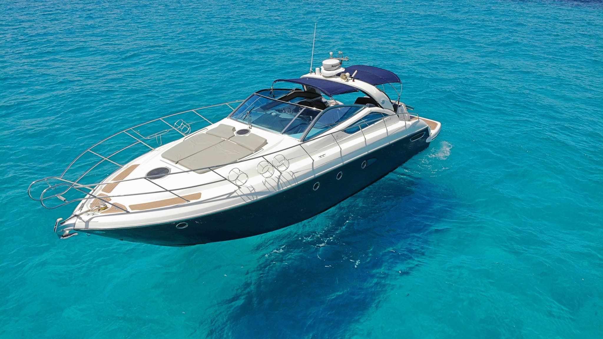 Bow of Cranchi 43 Bayswater - Motorboat in Ibiza