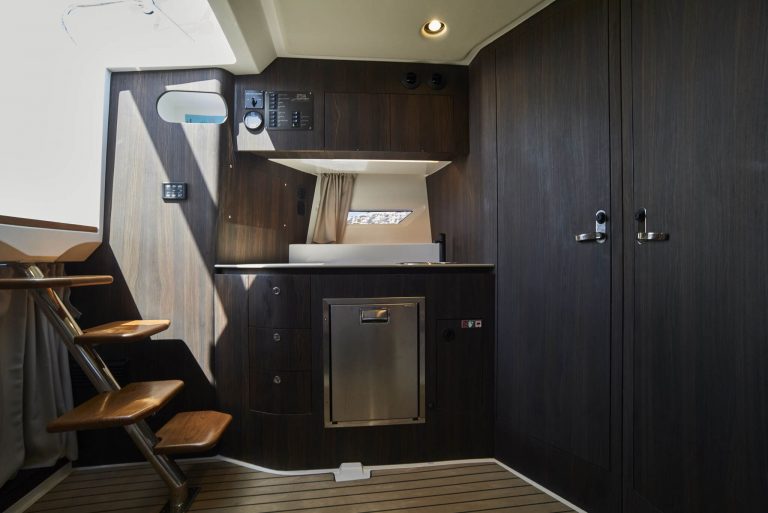 Cabin of Oryx 38 Santa Cruz - Motorboat in Ibiza