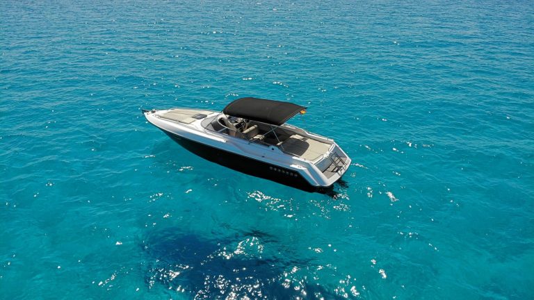 Port view 2 of Sunseeker Mohawk 29 Tabung - Motorboat in Ibiza