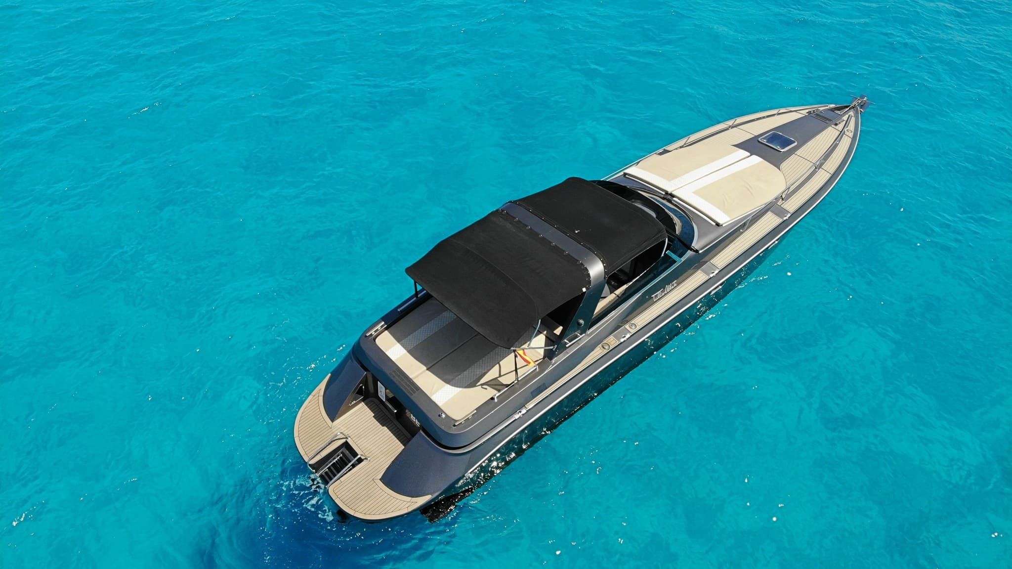 Stern of Tullio Abbate 42 Be - Yacht in Ibiza