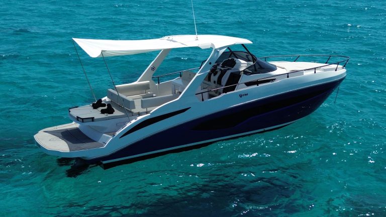 Starboard view of Fim 340 Regina Pura vida - Yacht in Ibiza