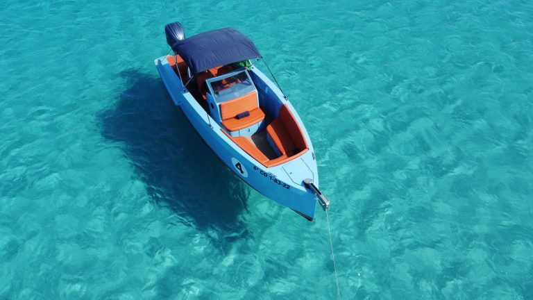 Bow of Salut 29 Iceman - Motorboat in Ibiza