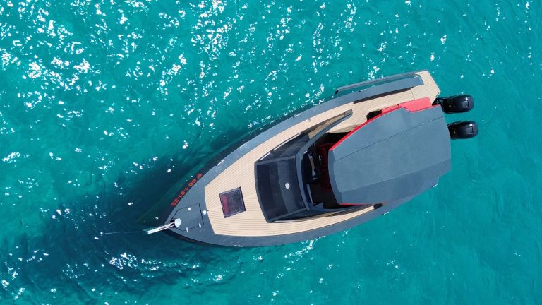Bow 2 of Salut 38 Lone wolf - Yacht in Ibiza