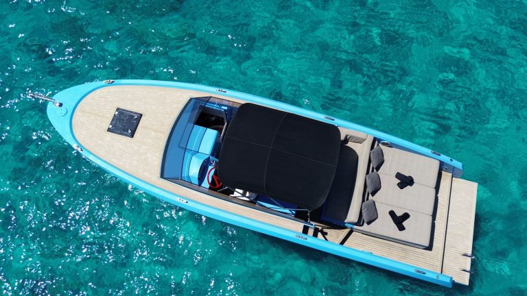 Air view of Vanquish VQ32 Maliblue - Yacht in Ibiza