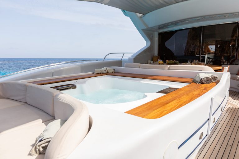 Jacuzzi of Mangusta 108 Nomad - Superyacht in Ibiza