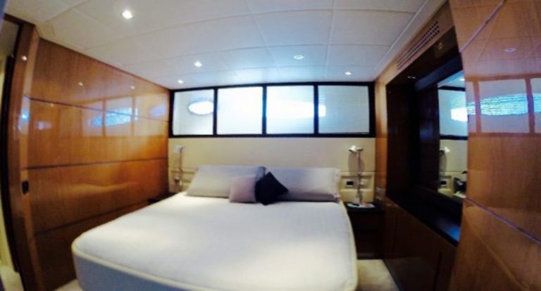 Cabin of Pershing 56 Enjoy - Yacht in Ibiza