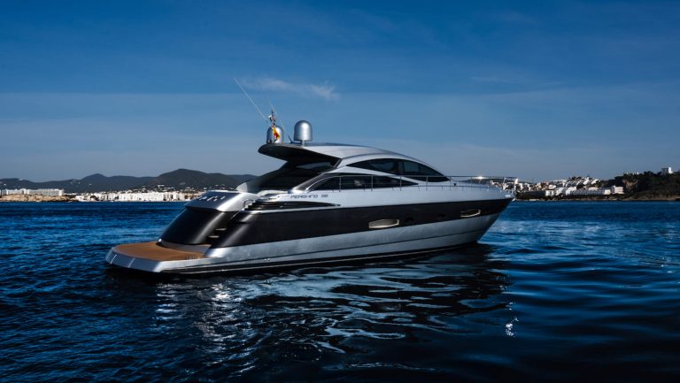 Starboard view of Pershing 56 Enjoy - Yacht in Ibiza